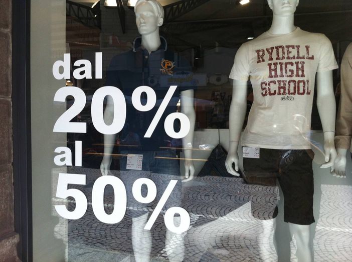 Saldi invernali 2025 in Piemonte: partenza il 4 gennaio Saldi invernali 2025 in Piemonte: partenza il 4 gennaio