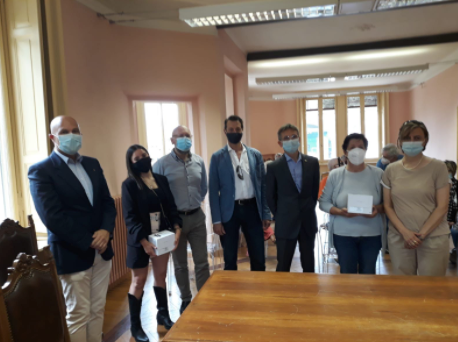 Lions Club: donate apparecchiature di ultima generazione a due persone ipovedenti Lions Club: donate apparecchiature di ultima generazione a due persone ipovedenti