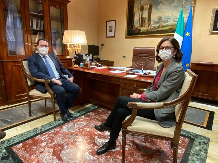 Incontro tra Uncem e il ministro degli affari regionali, Bussone: “Impegno condiviso per ridurre le sperequazioni territoriali”