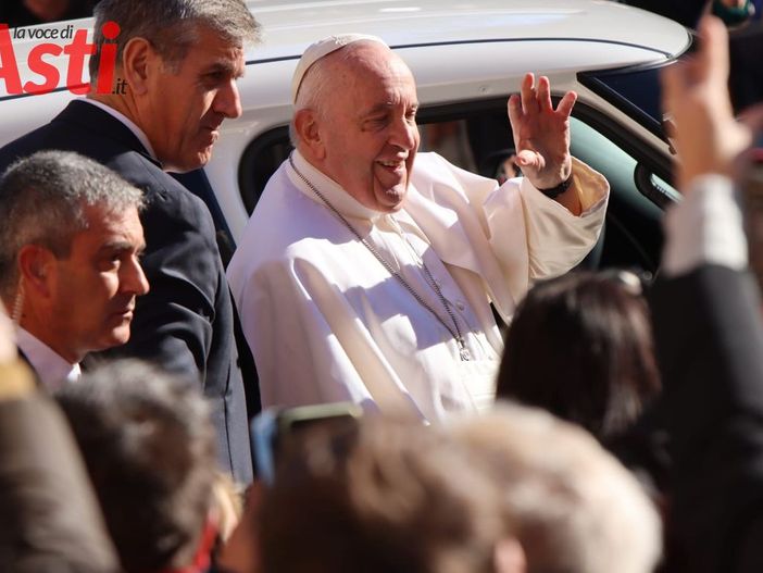 La Prefettura del Vco apre un registro delle condoglianze per Papa Francesco La Prefettura del Vco apre un registro delle condoglianze per Papa Francesco