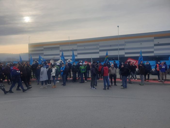Sciopero lavoratori Amazon, la politica piemontese solidale con la protesta Sciopero lavoratori Amazon, la politica piemontese solidale con la protesta