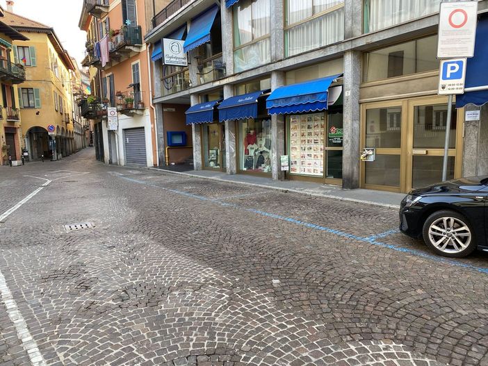 Omegna: dal 7 aprile scompaiono i parcheggi a pagamento in piazza Mameli Omegna: dal 7 aprile scompaiono i parcheggi a pagamento in piazza Mameli