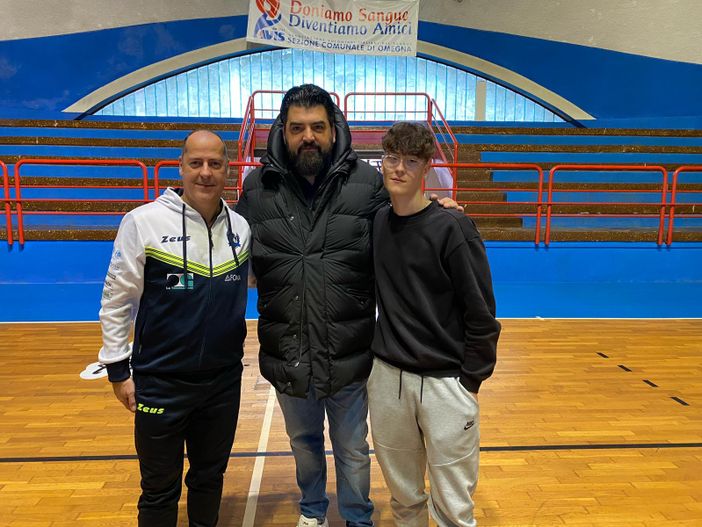 Sorpresa per i ragazzi degli Invincibili, all'allenamento mattutino arriva chef Cannavacciuolo FOTO