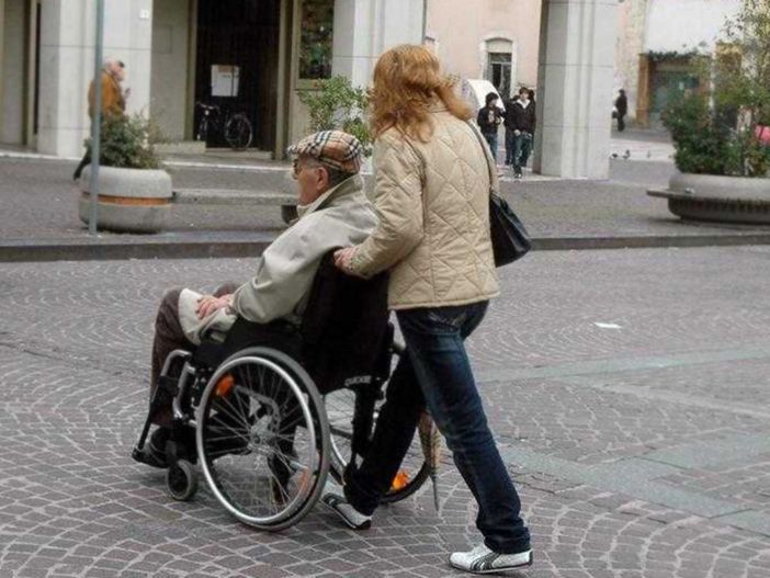Con la pandemia è corsa a colf e badanti: in Piemonte uno su dieci è ucraino Con la pandemia è corsa a colf e badanti: in Piemonte uno su dieci è ucraino