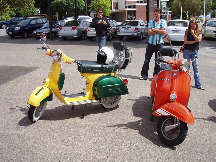 Baveno ospita il decimo raduno Amici della Vespa Baveno ospita il decimo raduno Amici della Vespa