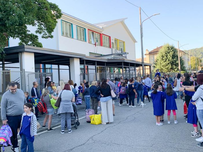 La scuola riparte con gli insegnanti, poche le cattedre vuote La scuola riparte con gli insegnanti, poche le cattedre vuote