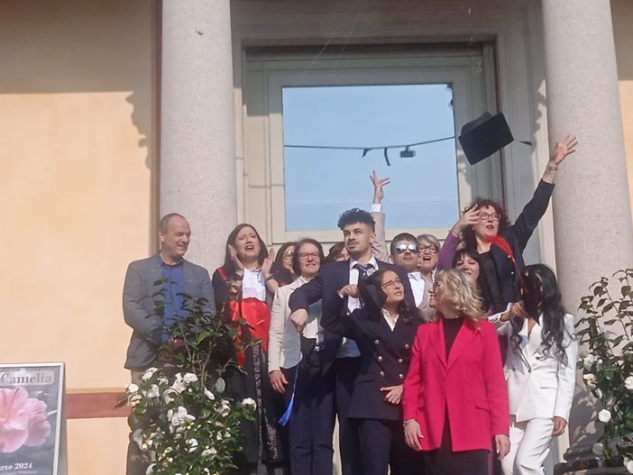 Sei nuovi laureati in Scienze Infermieristiche a Verbania FOTO Sei nuovi laureati in Scienze Infermieristiche a Verbania FOTO