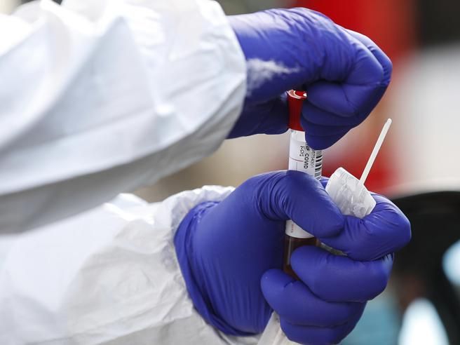 Asl Vco, da oggi tamponi gratuiti per i lavoratori in attesa di green pass Asl Vco, da oggi tamponi gratuiti per i lavoratori in attesa di green pass