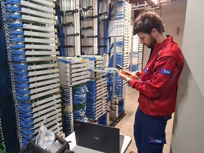 Tim al lavoro per portare la rete ultraveloce nei comuni dei Vco