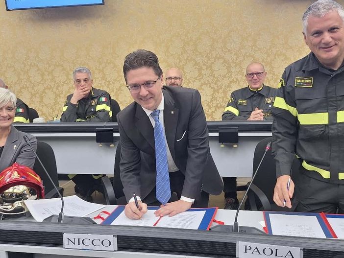 Protocollo tra Regione e Vigili del fuoco Protocollo tra Regione e Vigili del fuoco