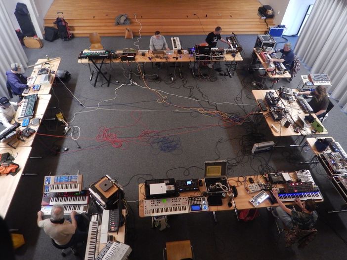 Swiss Synthesizer Meeting: a Locarno un grande evento di musica elettronica Swiss Synthesizer Meeting: a Locarno un grande evento di musica elettronica