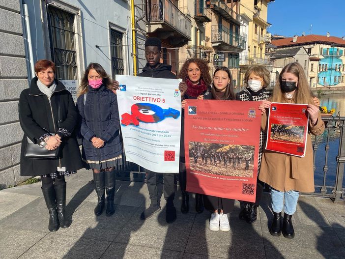 Omegna, un flash mob e uno spettacolo per la Giornata contro la violenza sulle donne