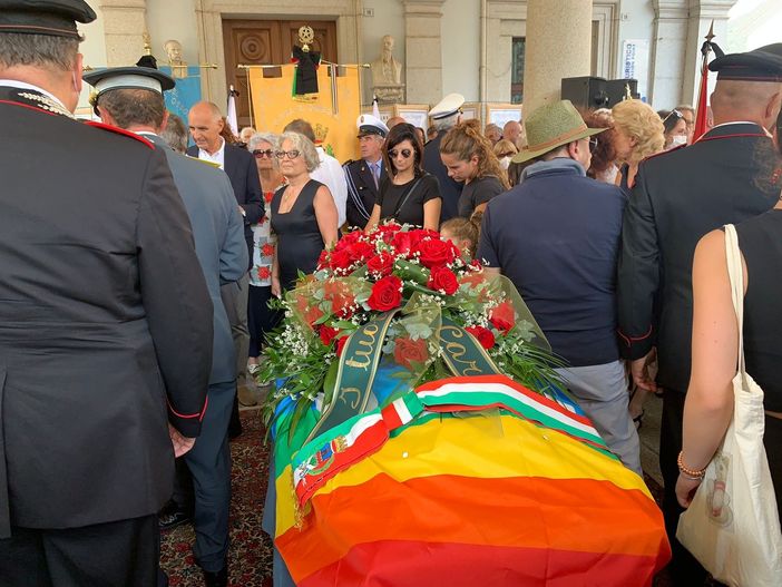 Omegna si è fermata per l'ultimo saluto al suo sindaco