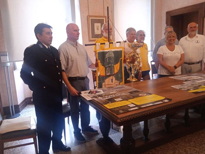 Per il 50° anniversario il palio remiero si sdoppia e non è più solo in notturna Per il 50° anniversario il palio remiero si sdoppia e non è più solo in notturna