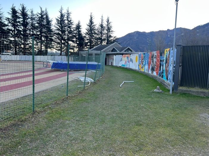 Vento a Gravellona: danni ingenti allo stadio Boroli e alle scuole elementari VIDEO Vento a Gravellona: danni ingenti allo stadio Boroli e alle scuole elementari VIDEO