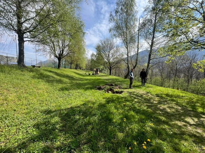 Casale Corte Cerro, al via i lavori per il nuovo parco giochi Casale Corte Cerro, al via i lavori per il nuovo parco giochi