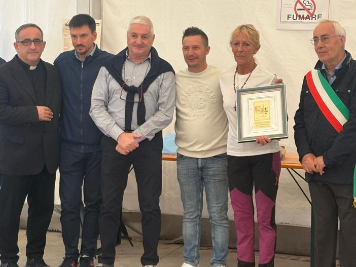 Francobollo d’Oro a Maddalena Sesiani: premiata la presidente degli Gnomi del Mastrolino Francobollo d’Oro a Maddalena Sesiani: premiata la presidente degli Gnomi del Mastrolino