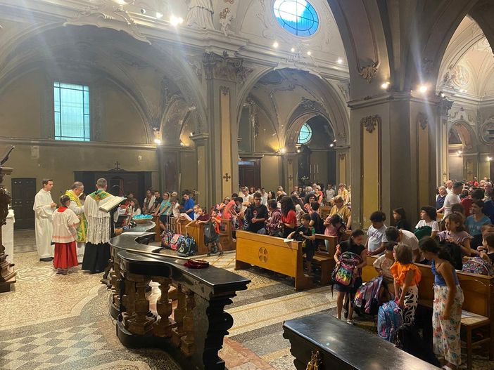 La benedizione degli zainetti: un emozionante inizio dell'anno scolastico FOTO La benedizione degli zainetti: un emozionante inizio dell'anno scolastico FOTO