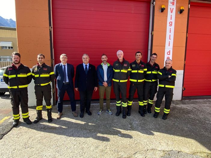 Nuovo volto per la caserma dei vigili del fuoco di Gravellona FOTO Nuovo volto per la caserma dei vigili del fuoco di Gravellona FOTO