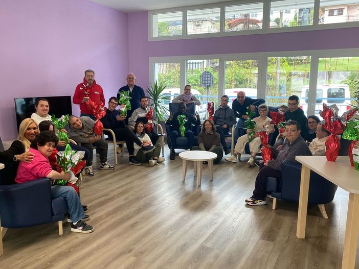 Associazione Kenzio Bellotti, consegnate cinquanta uova di Pasqua al Centro Do