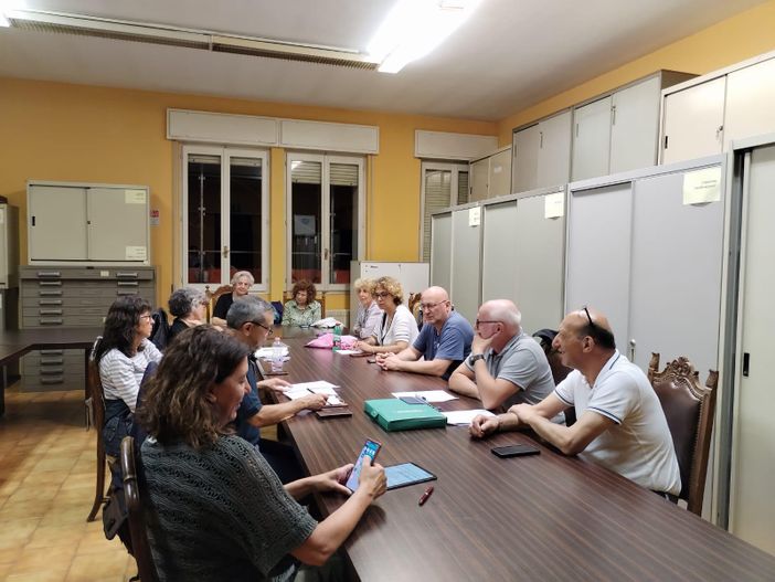 Consiglio di quartiere di Omegna: si discute sulla gestione dei rifiuti Consiglio di quartiere di Omegna: si discute sulla gestione dei rifiuti