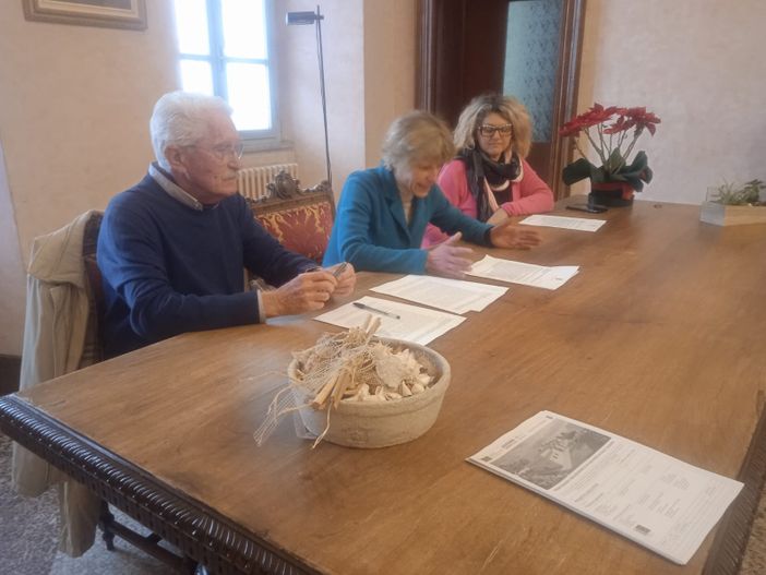 Diecimila euro agli Amici del Cuore per aggiornare i defibrillatori Diecimila euro agli Amici del Cuore per aggiornare i defibrillatori