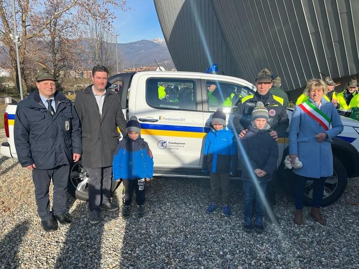 Inaugurato il nuovo pickup della protezione civile degli Alpini di Intra Inaugurato il nuovo pickup della protezione civile degli Alpini di Intra