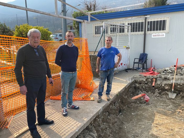 Iniziati i lavori per realizzare i nuovi spogliatoi al campo di Ramate
