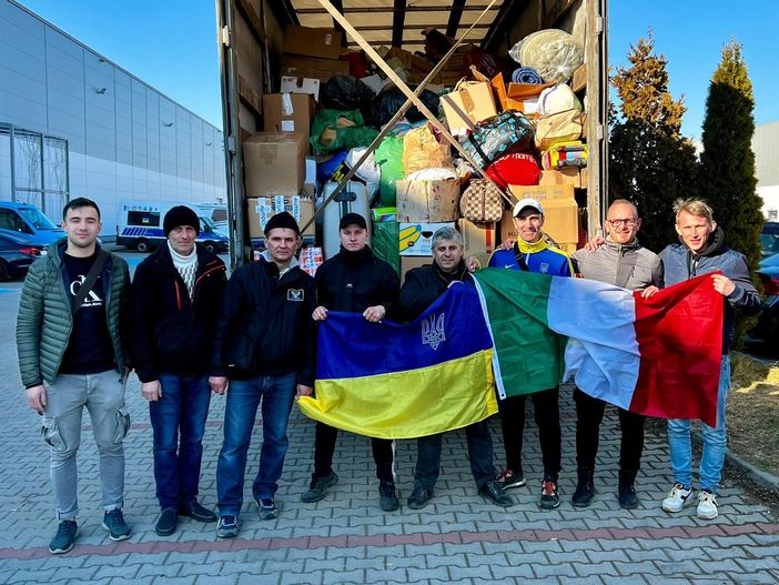 Rientrati dall'Ucraina i pulmini della solidarietà 'capitanati' dal campione Vasyl Matviyuchuk Rientrati dall'Ucraina i pulmini della solidarietà 'capitanati' dal campione Vasyl Matviyuchuk