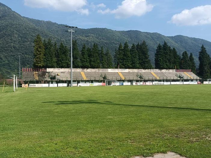 Omegna, rinnovata la gradinata dello stadio Liberazione
