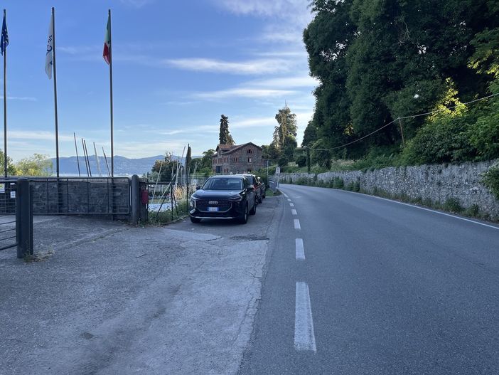 “Perché non vietare i parcheggi lungo la statale del lago?” “Perché non vietare i parcheggi lungo la statale del lago?”