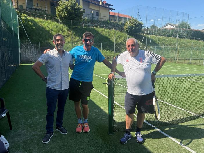 Casale Corte Cerro, rinasce il campo da tennis