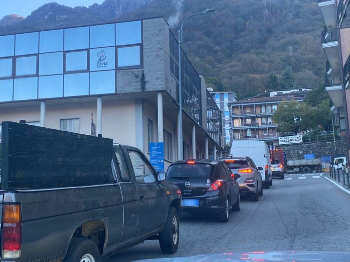 Traffico in tilt a Omegna per i lavori sulle strade del centro Traffico in tilt a Omegna per i lavori sulle strade del centro