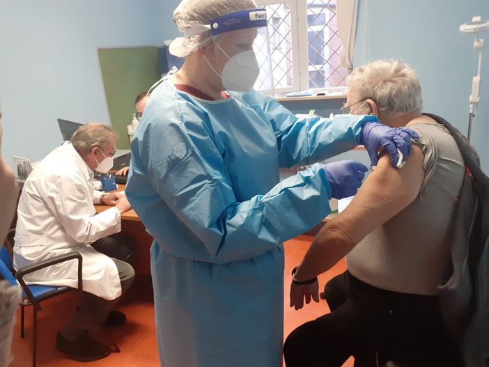 Poco più di 1000 le prime dosi somministrate in Piemonte domenica