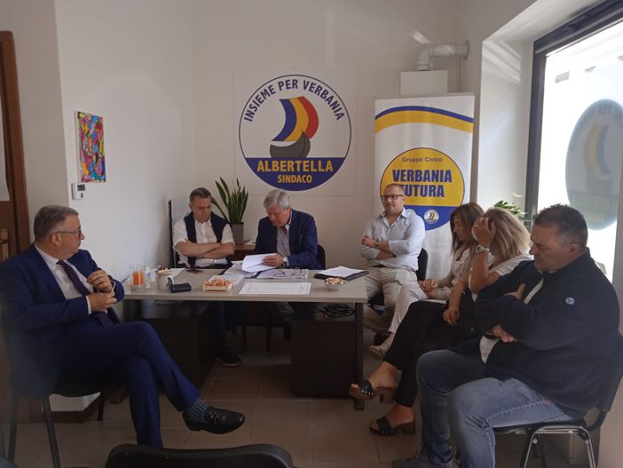 Verbania Futura: settecento firme contro il progetto di piazza Fratelli Bandiera Verbania Futura: settecento firme contro il progetto di piazza Fratelli Bandiera