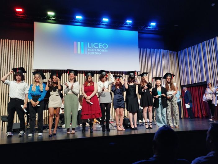 Diplomi e borse di studio consegnati agli studenti del liceo Gobetti FOTO Diplomi e borse di studio consegnati agli studenti del liceo Gobetti FOTO