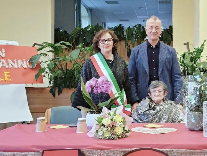 Un secolo di vita per Adele Maggini, Delina: una storia di sacrificio, amore e dedizione Un secolo di vita per Adele Maggini, Delina: una storia di sacrificio, amore e dedizione