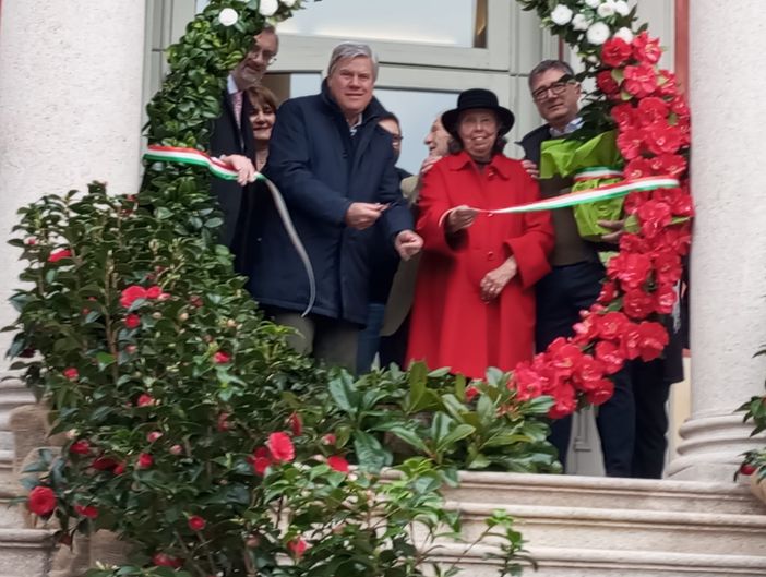 Raffaella Carrà “regina” della 57ª Mostra della Camelia a Villa Giulia FOTO Raffaella Carrà “regina” della 57ª Mostra della Camelia a Villa Giulia FOTO
