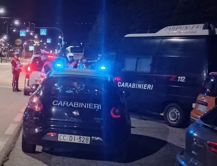 Gravellona, i carabinieri sequestrano un borsone con 500 grammi di droga e 9000 euro in contanti Gravellona, i carabinieri sequestrano un borsone con 500 grammi di droga e 9000 euro in contanti