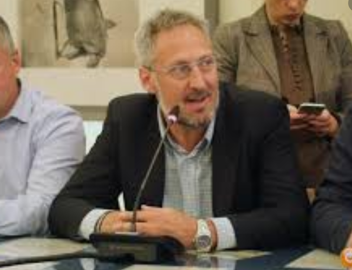 Il sindaco di Macugnaga Corsi: "Siamo governati da pagliacci"