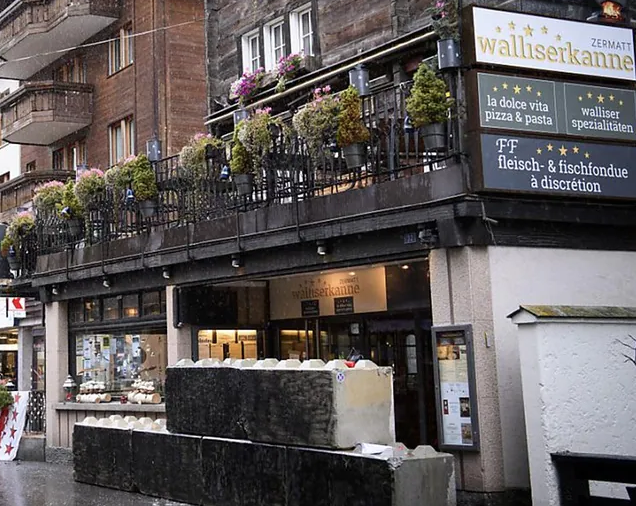 Zermatt, prosegue la vicenda del ristorante che si rifiuta di controllare i certificati covid