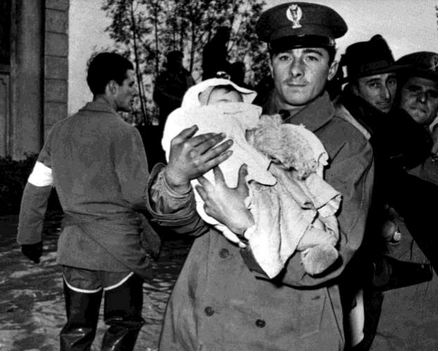 ‘Al servizio del Paese', la storia della Polizia di Stato in 500 scatti