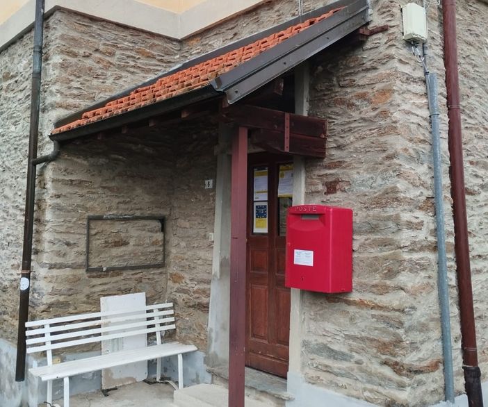 Poste Italiane, riaperto l'ufficio di Caprezzo