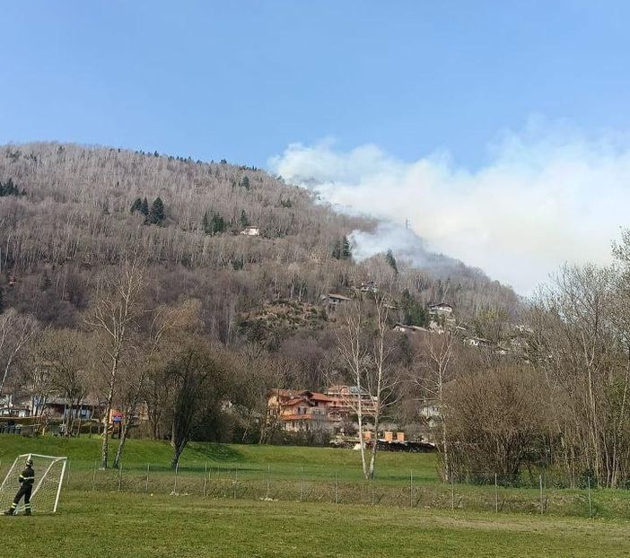 Domato l'incendio nei boschi di Premeno VIDEO