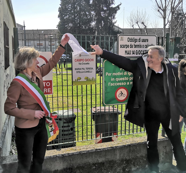 Inaugurato 'Campo Gioco' in via Crocetta. E' intitolato alle sorelle Maria Pia, Teresa e Stella Canelli FOTO Inaugurato 'Campo Gioco' in via Crocetta. E' intitolato alle sorelle Maria Pia, Teresa e Stella Canelli FOTO
