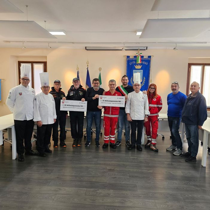 "Sapori di Lago", l'associazione cuochi consegna 1500 euro a Croce Rossa e Aib