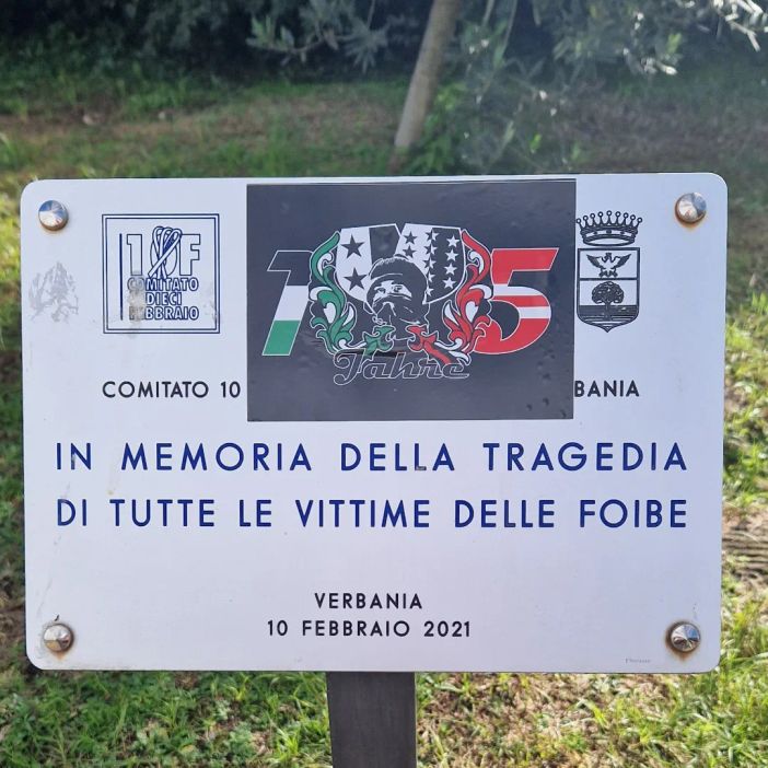 Vandalizzata la targa in ricordo delle vittime delle foibe Vandalizzata la targa in ricordo delle vittime delle foibe