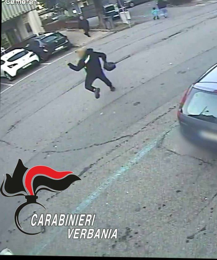 Scippa e deruba per droga e sigarette, l'intervento rapido dei carabinieri porta all'arresto immediato