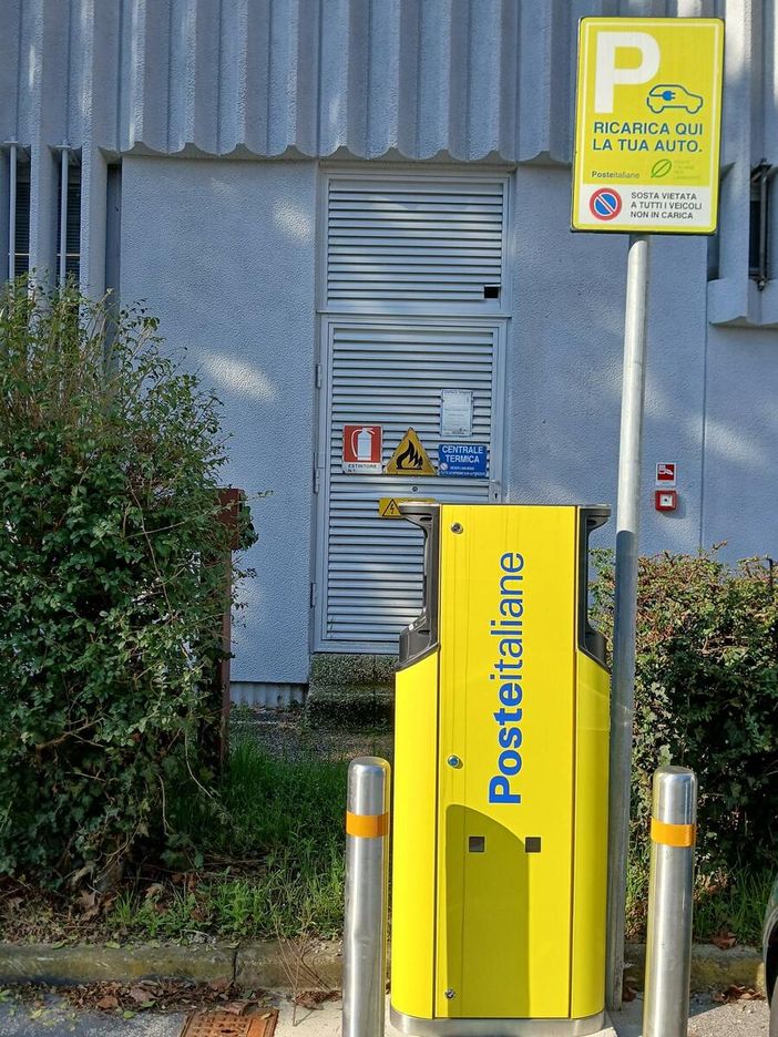 Poste Italiane porta la mobilità sostenibile nel VCO: 5 colonnine elettriche già attive Poste Italiane porta la mobilità sostenibile nel VCO: 5 colonnine elettriche già attive