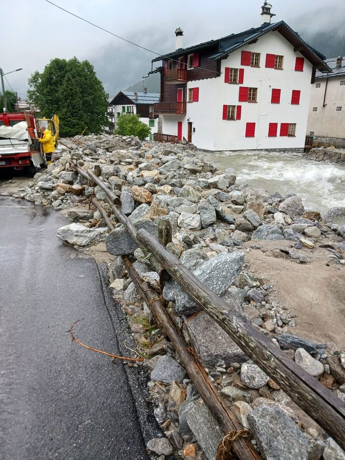 Notte di paura a Macugnaga, esondazioni e allagamenti, ma non ci sono fortunatamente feriti FOTO